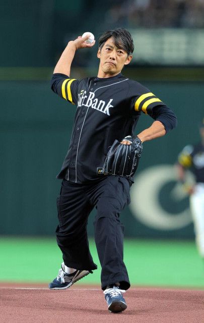 【芸能】反町隆史、東京ドームでノーバン始球式  「20年の重みに恥じないよう投げた」　ソフトバンク―日本ハム戦